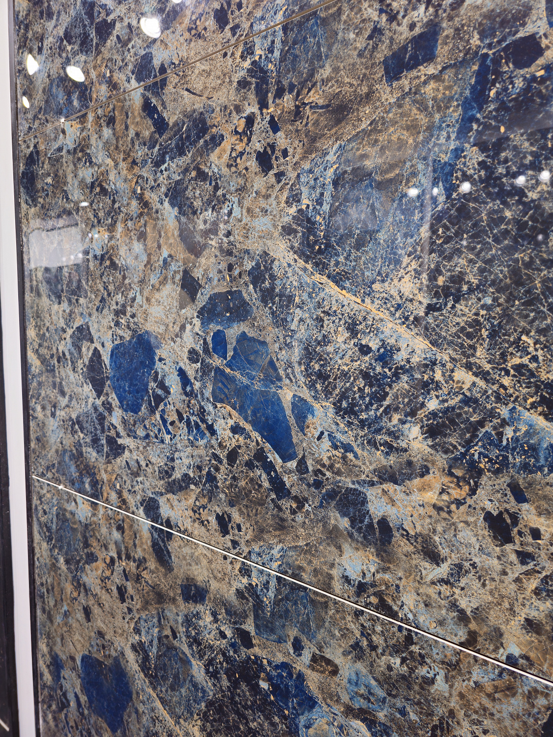 Открытие двухэтажного шоу-рума LAVIT TILE в Индии – более 2000 дизайнов и интерьерные решения